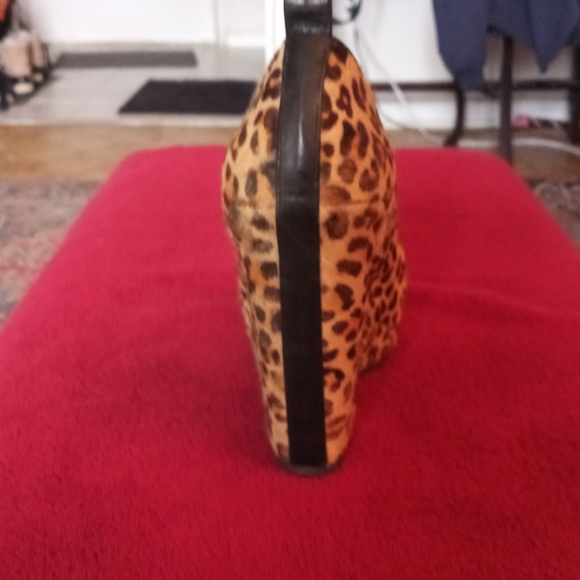 Aldo leopard pony fur platform pumps, size 7.5. - Picture 3 of 3